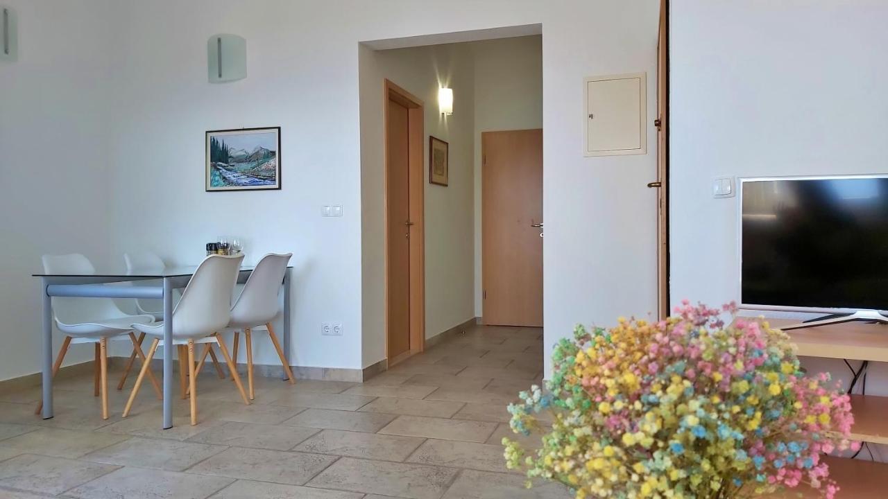 Apartments Borak Omiš Екстериор снимка